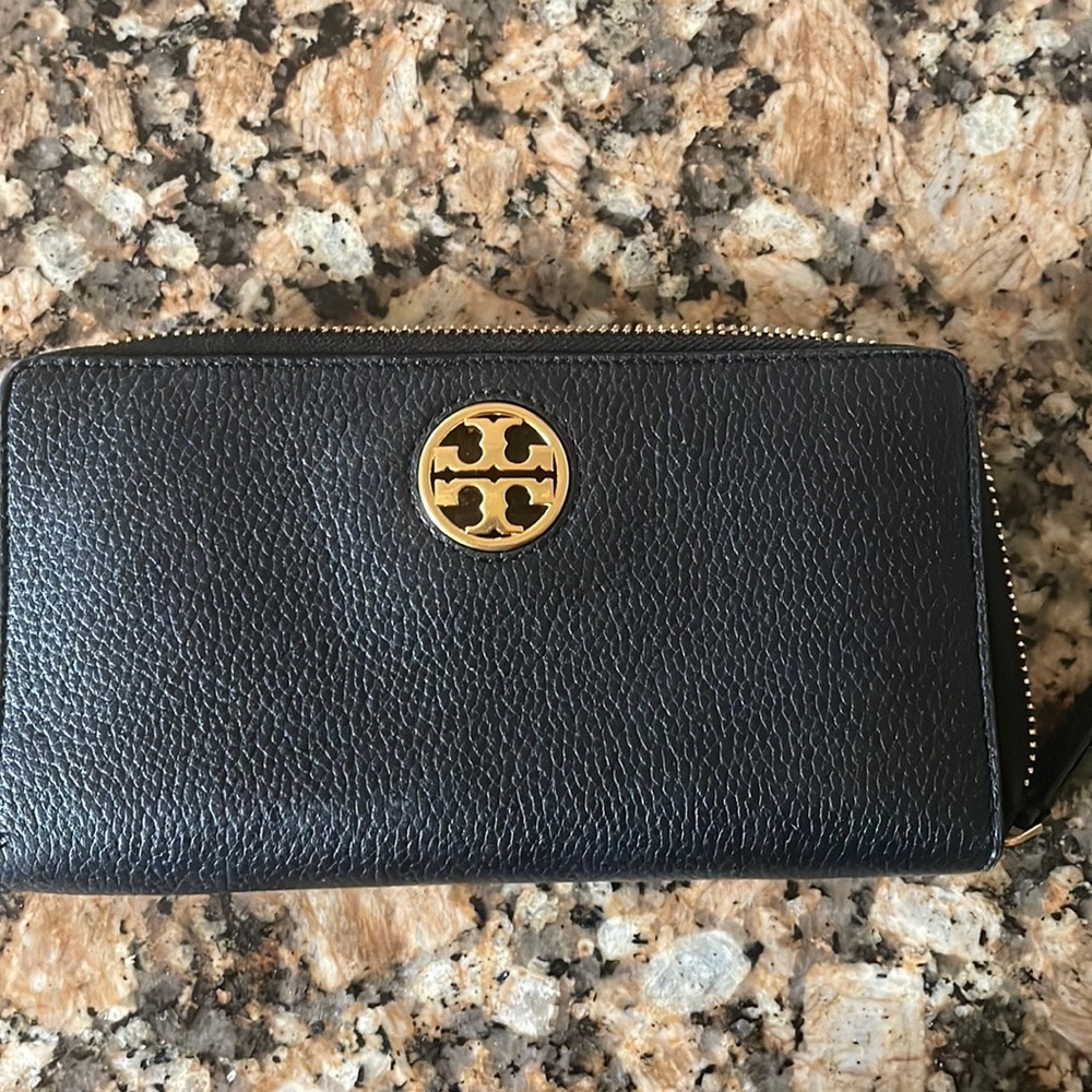 Tory Burch wallet
